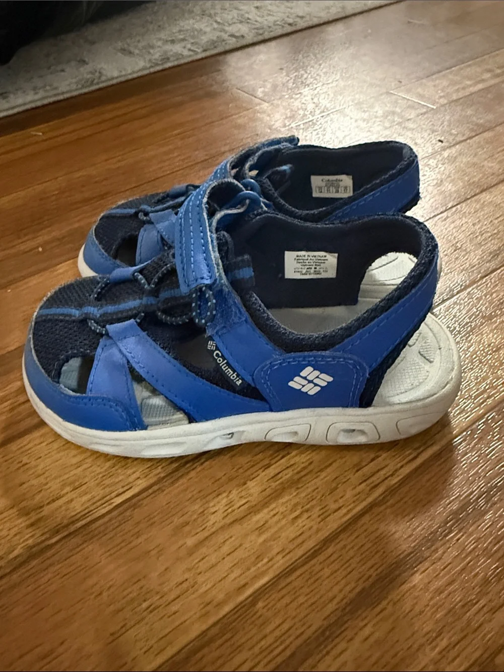 Columbia Kids Navy and Light Blue Closed-Toe Sandals